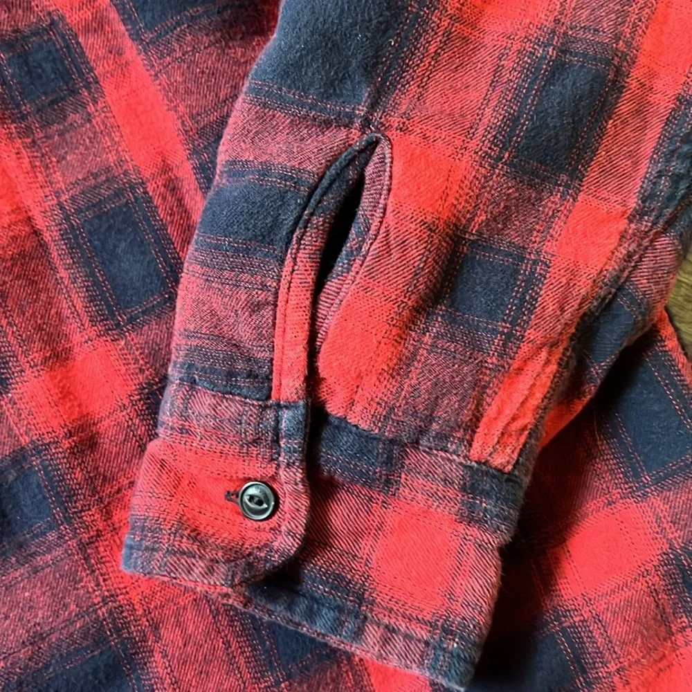 EUC Levi’s | Men’s red and navy shirt jacket lined with sherpa - Picture 5 of 9